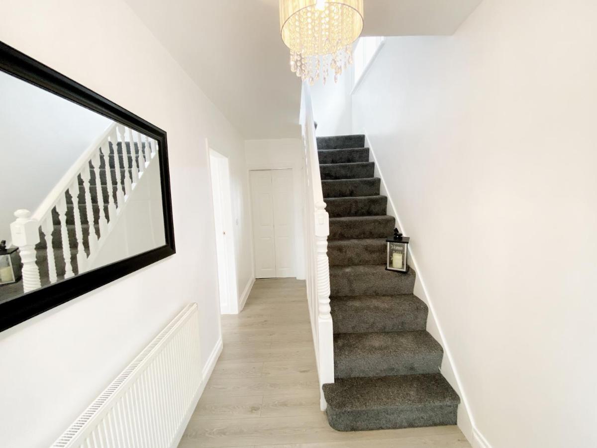 Luxurious Family Home In West Midlands Northfield Eksteriør bilde