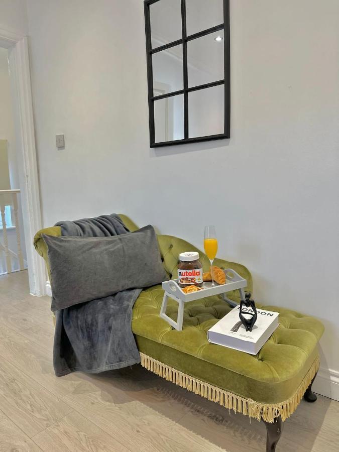 Luxurious Family Home In West Midlands Northfield Eksteriør bilde