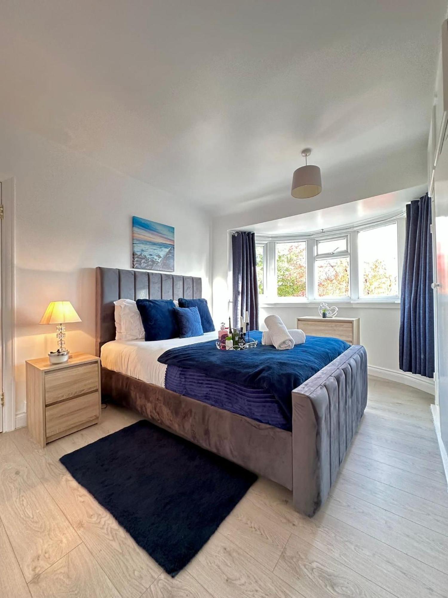 Luxurious Family Home In West Midlands Northfield Eksteriør bilde