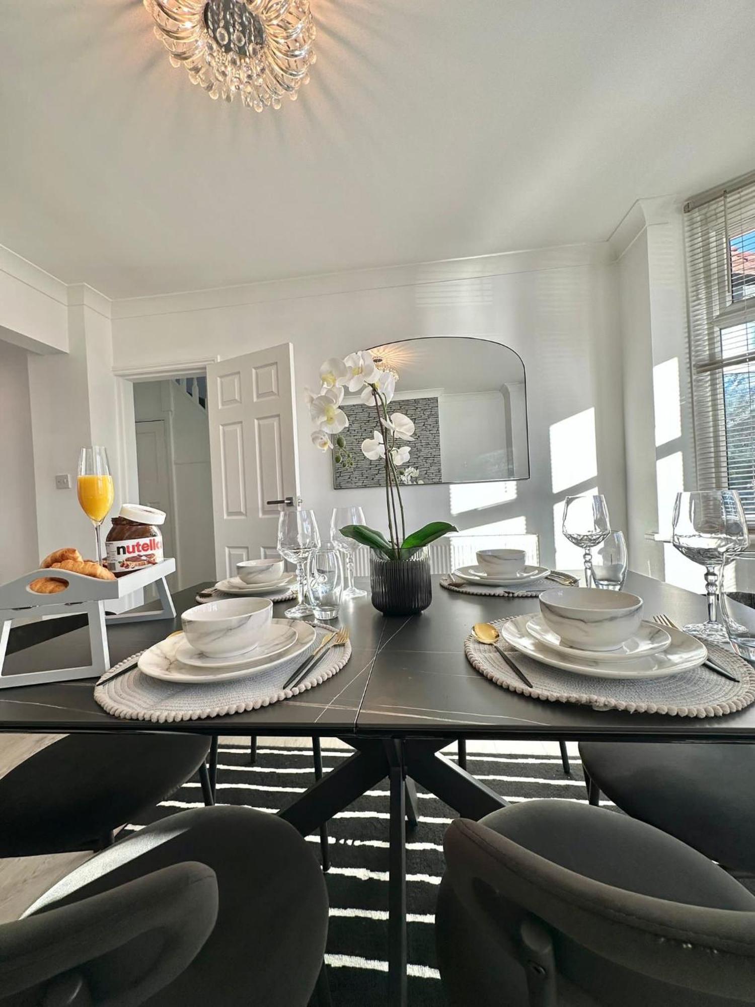 Luxurious Family Home In West Midlands Northfield Eksteriør bilde